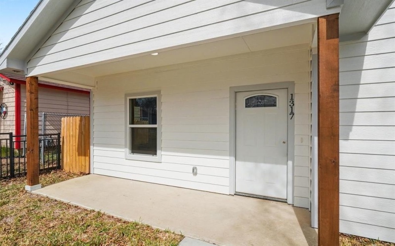 1317 E Tucker Street, Fort Worth, TX 76104, 4 Habitaciones Habitaciones , ,2 BañosBaños,Residential,En Venta,1317 E Tucker Street,0,21187073