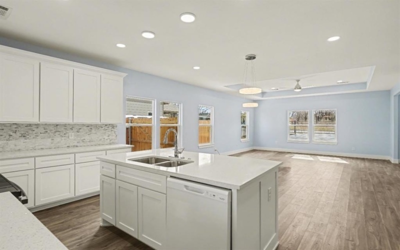 1317 E Tucker Street, Fort Worth, TX 76104, 4 Habitaciones Habitaciones , ,2 BañosBaños,Residential,En Venta,1317 E Tucker Street,0,21187073