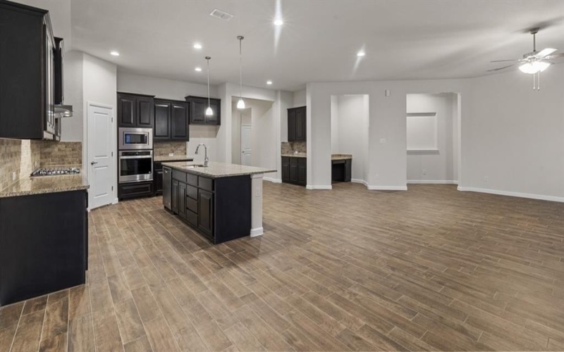 10364 SARASOTA Street, Grand Prairie, TX 76065, 4 Habitaciones Habitaciones , ,2 BañosBaños,Residential,En Venta,10364 SARASOTA Street,0,21189877