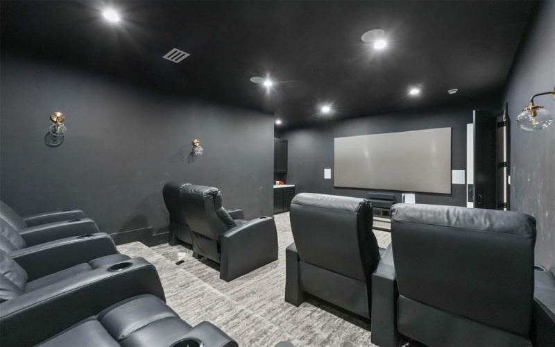 511 S Bluegrove, Lancaster, TX 75146, 9 Habitaciones Habitaciones , ,9 BañosBaños,Residential,En Venta,511 S Bluegrove,0,21191814