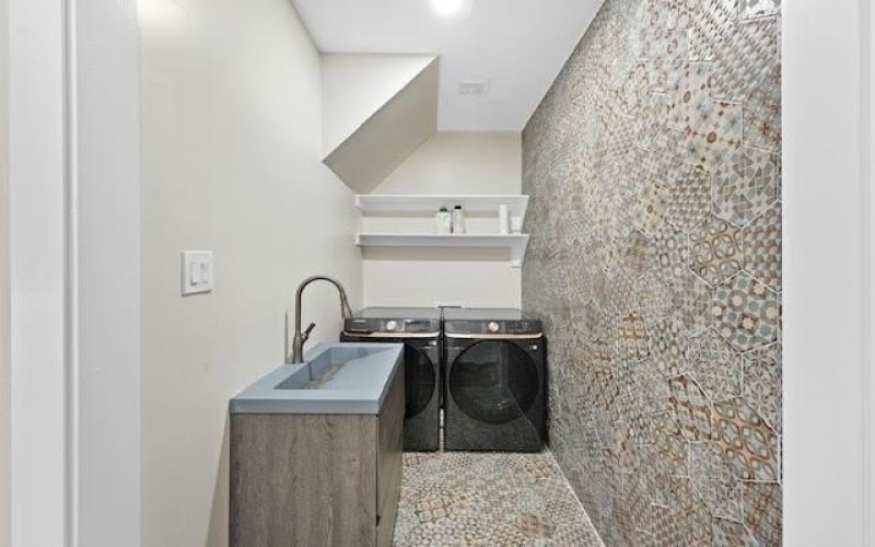 511 S Bluegrove, Lancaster, TX 75146, 9 Habitaciones Habitaciones , ,9 BañosBaños,Residential,En Venta,511 S Bluegrove,0,21191814