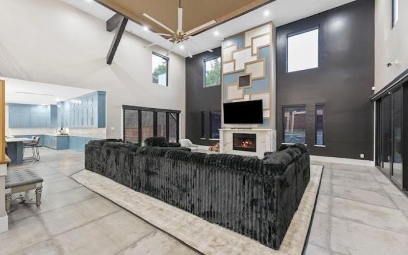 511 S Bluegrove, Lancaster, TX 75146, 9 Habitaciones Habitaciones , ,9 BañosBaños,Residential,En Venta,511 S Bluegrove,0,21191814