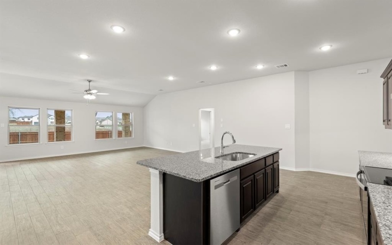 1120 Rushing Court, Aubrey, TX 76227, 3 Habitaciones Habitaciones , ,2 BañosBaños,Residential,En Venta,1120 Rushing Court,0,21191973