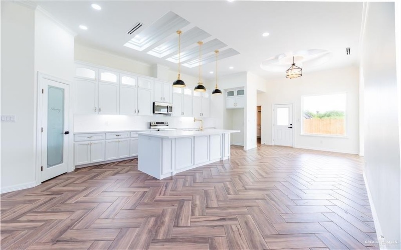 9118 25th Lane, McAllen, TX 78504, 4 Bedrooms Bedrooms, ,3 BathroomsBathrooms,Residential,For Sale,9118 25th Lane,0,496840