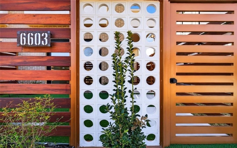 6603 Roper Street, Dallas, TX 75209, 3 Habitaciones Habitaciones , ,2 BañosBaños,Residential,En Venta,6603 Roper Street,0,21135985