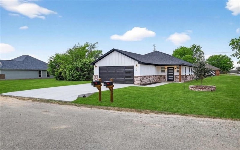 335 Flying Bridge, Gun Barrel City, TX 75156, 3 Habitaciones Habitaciones , ,2 BañosBaños,Residential,En Venta,335 Flying Bridge,0,21156600