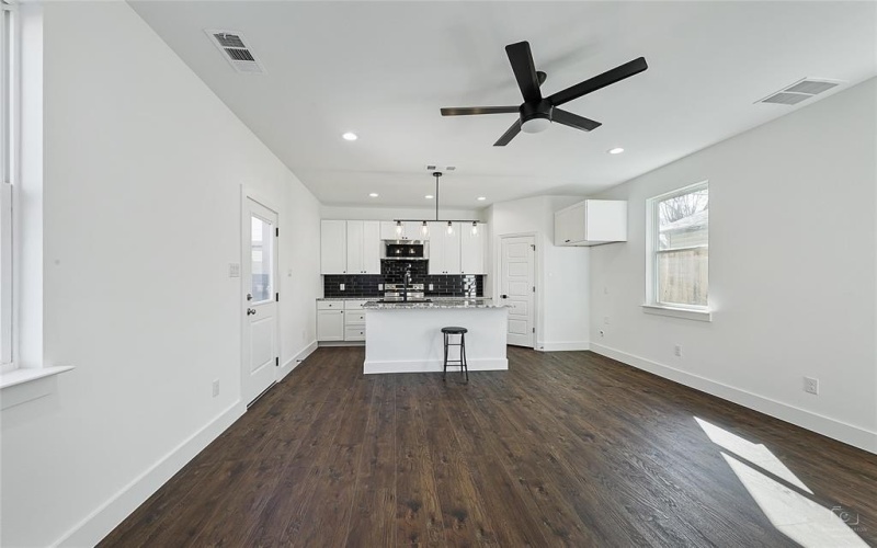 1104 E Annie Street, Fort Worth, TX 76104, 3 Bedrooms Bedrooms, ,2 BathroomsBathrooms,Residential,For Sale,1104 E Annie Street,0,21182046