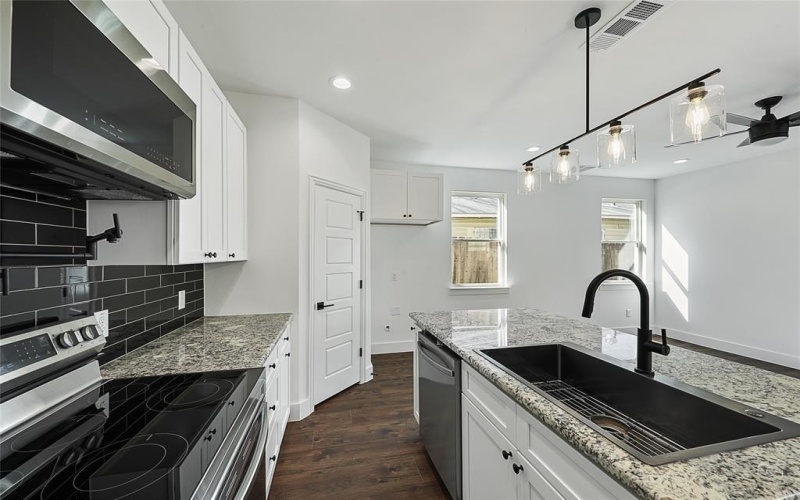 1104 E Annie Street, Fort Worth, TX 76104, 3 Bedrooms Bedrooms, ,2 BathroomsBathrooms,Residential,For Sale,1104 E Annie Street,0,21182046