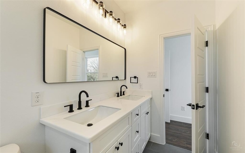 1104 E Annie Street, Fort Worth, TX 76104, 3 Bedrooms Bedrooms, ,2 BathroomsBathrooms,Residential,For Sale,1104 E Annie Street,0,21182046