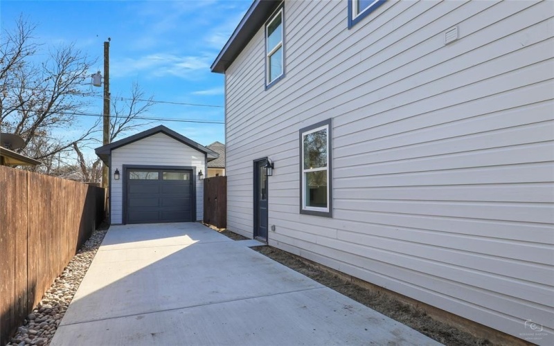 1104 E Annie Street, Fort Worth, TX 76104, 3 Bedrooms Bedrooms, ,2 BathroomsBathrooms,Residential,For Sale,1104 E Annie Street,0,21182046