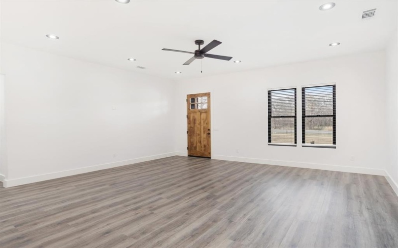 510 W Bells Boulevard, Bells, TX 75414, 3 Habitaciones Habitaciones , ,2 BañosBaños,Residential,En Venta,510 W Bells Boulevard,0,21183478