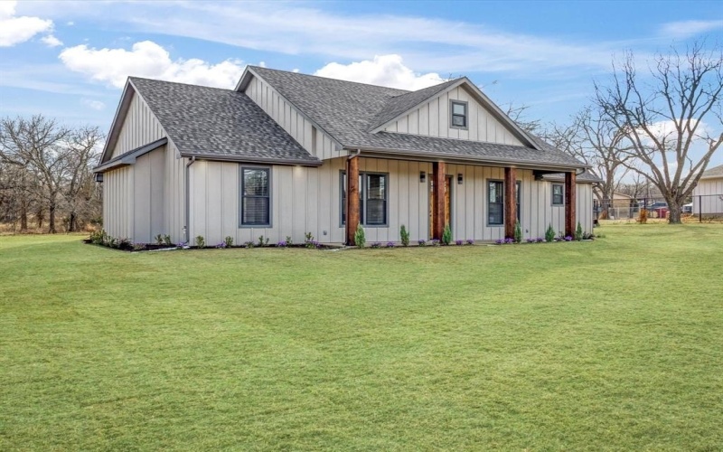 510 W Bells Boulevard, Bells, TX 75414, 3 Habitaciones Habitaciones , ,2 BañosBaños,Residential,En Venta,510 W Bells Boulevard,0,21183478