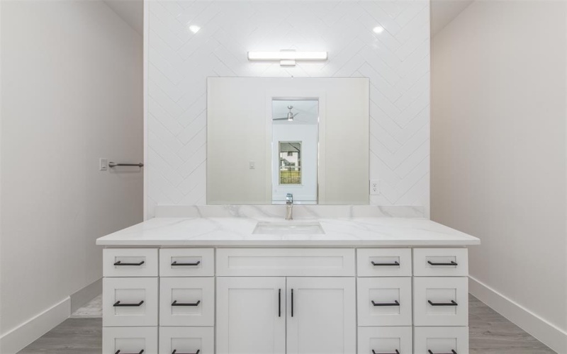 7611 Awadi Court, Arlington, TX 76001, 4 Bedrooms Bedrooms, ,5 BathroomsBathrooms,Residential,For Sale,7611 Awadi Court,0,21188815