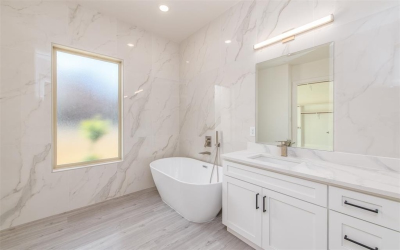 7611 Awadi Court, Arlington, TX 76001, 4 Bedrooms Bedrooms, ,5 BathroomsBathrooms,Residential,For Sale,7611 Awadi Court,0,21188815