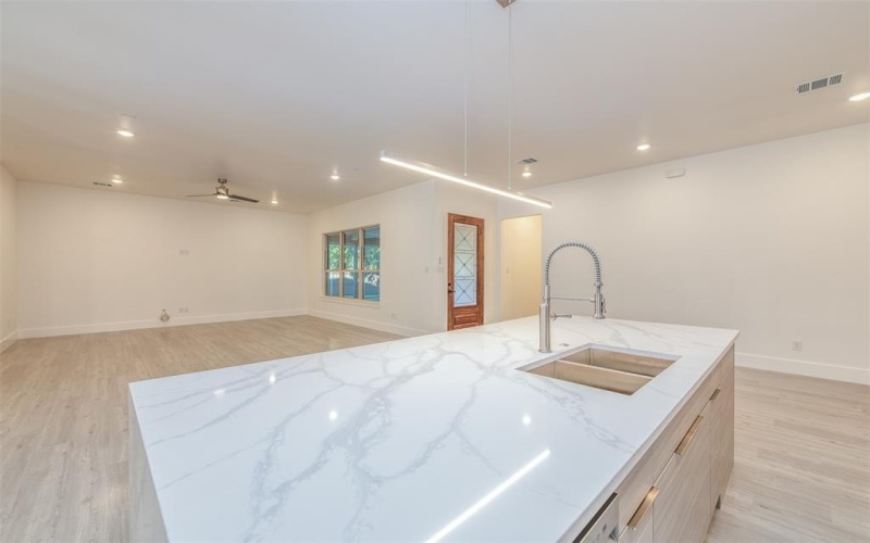 7611 Awadi Court, Arlington, TX 76001, 4 Bedrooms Bedrooms, ,5 BathroomsBathrooms,Residential,For Sale,7611 Awadi Court,0,21188815