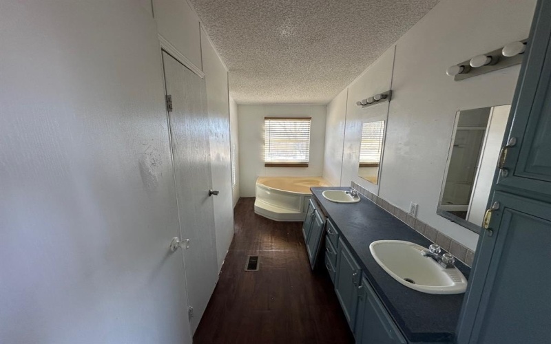 6217 Friesian Drive, Godley, TX 76044, 3 Bedrooms Bedrooms, ,2 BathroomsBathrooms,Residential,For Sale,6217 Friesian Drive,0,21189208