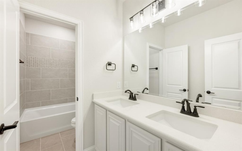 5301 Bardwell Drive, Denton, TX 76226, 4 Habitaciones Habitaciones , ,3 BañosBaños,Residential,En Venta,5301 Bardwell Drive,20663537