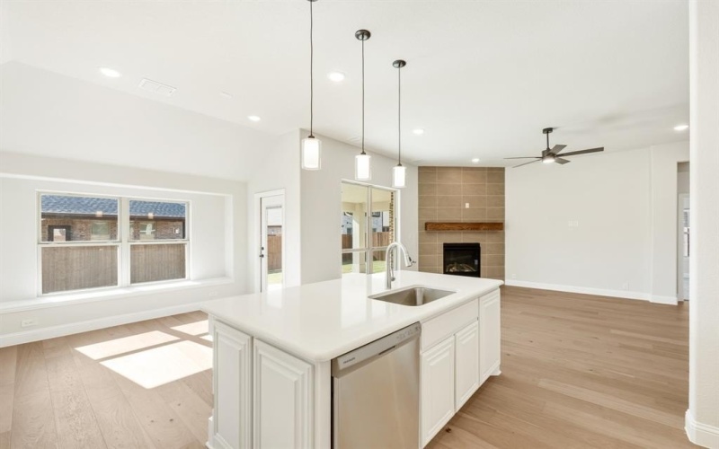 5301 Bardwell Drive, Denton, TX 76226, 4 Habitaciones Habitaciones , ,3 BañosBaños,Residential,En Venta,5301 Bardwell Drive,20663537