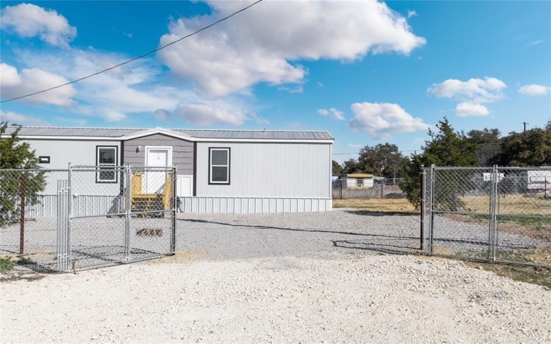 6608 County Road 551, Brownwood, TX 76801, 3 Habitaciones Habitaciones , ,2 BañosBaños,Residential,En Venta,6608 County Road 551,0,21191140