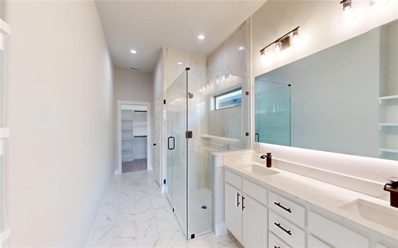 2339 4th Street, Grand Prairie, TX 75051, 4 Habitaciones Habitaciones , ,3 BañosBaños,Residential,En Venta,2339 4th Street,0,21192063