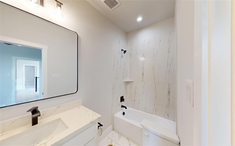 2339 4th Street, Grand Prairie, TX 75051, 4 Habitaciones Habitaciones , ,3 BañosBaños,Residential,En Venta,2339 4th Street,0,21192063