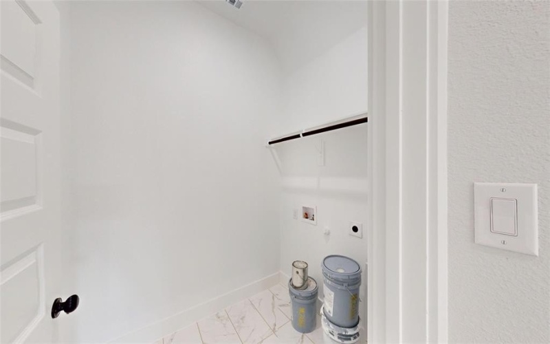 2339 4th Street, Grand Prairie, TX 75051, 4 Habitaciones Habitaciones , ,3 BañosBaños,Residential,En Venta,2339 4th Street,0,21192063