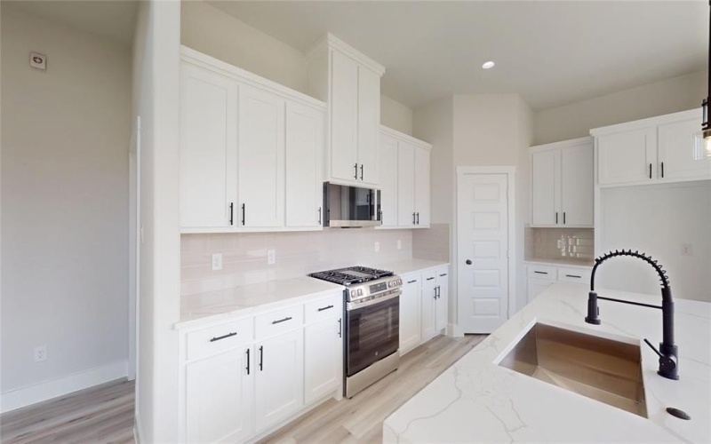 2339 4th Street, Grand Prairie, TX 75051, 4 Habitaciones Habitaciones , ,3 BañosBaños,Residential,En Venta,2339 4th Street,0,21192063