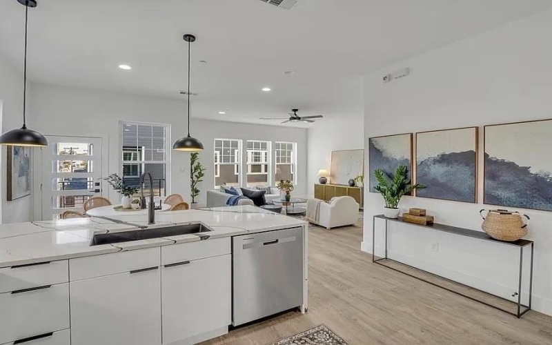 631 N Tyler Street #203, Dallas, TX 75208, 2 Habitaciones Habitaciones , ,2 BañosBaños,Residential,En Venta,631 N Tyler Street,0,21192209