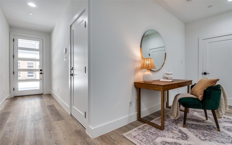 631 N Tyler Street #203, Dallas, TX 75208, 2 Habitaciones Habitaciones , ,2 BañosBaños,Residential,En Venta,631 N Tyler Street,0,21192209