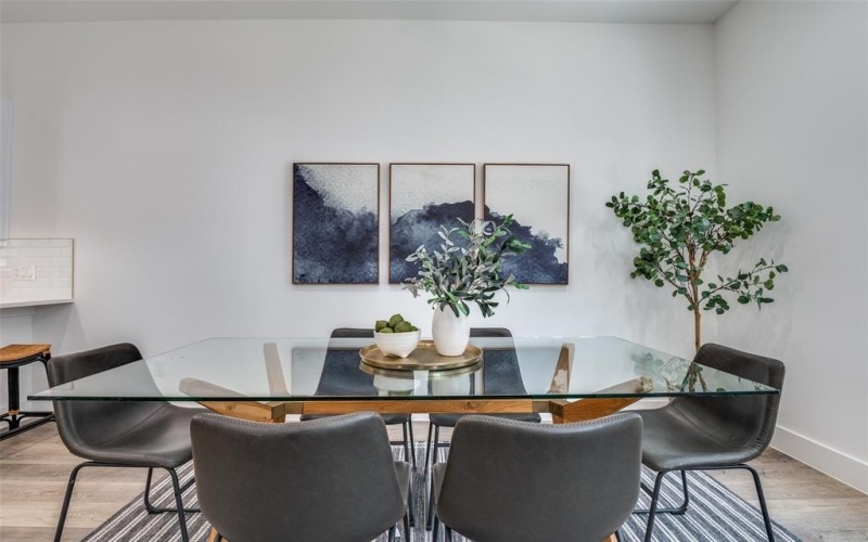 631 N Tyler Street #203, Dallas, TX 75208, 2 Habitaciones Habitaciones , ,2 BañosBaños,Residential,En Venta,631 N Tyler Street,0,21192209