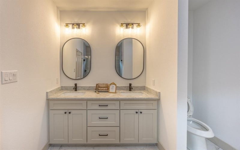 5100 Chapman Street, Fort Worth, TX 76105, 4 Habitaciones Habitaciones , ,2 BañosBaños,Residential,En Venta,5100 Chapman Street,0,21192343