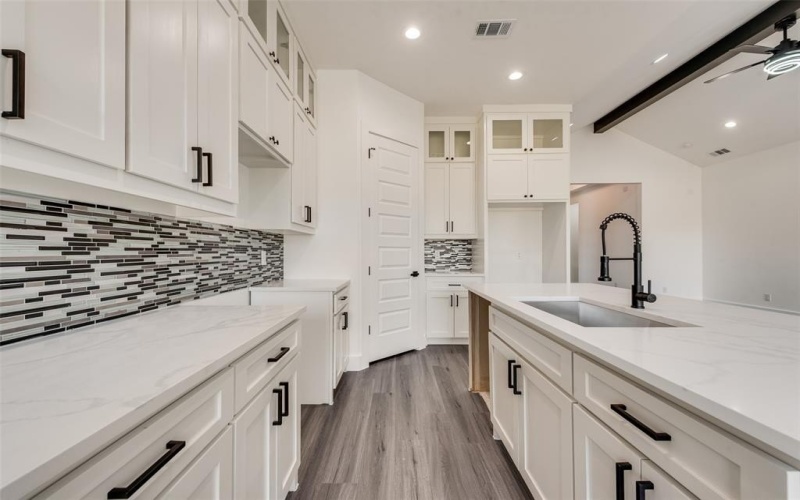 3811 Aransas Street, Dallas, TX 75212, 4 Bedrooms Bedrooms, ,2 BathroomsBathrooms,Residential,For Sale,3811 Aransas Street,0,21192441