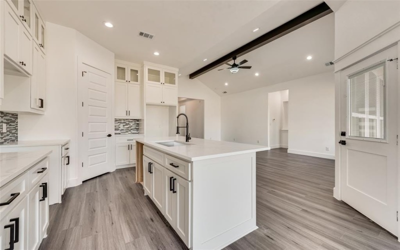 3811 Aransas Street, Dallas, TX 75212, 4 Bedrooms Bedrooms, ,2 BathroomsBathrooms,Residential,For Sale,3811 Aransas Street,0,21192441