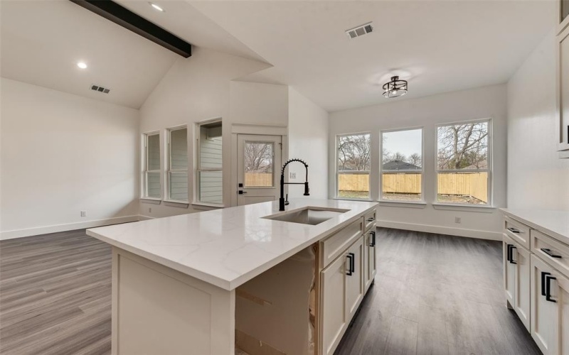 3811 Aransas Street, Dallas, TX 75212, 4 Bedrooms Bedrooms, ,2 BathroomsBathrooms,Residential,For Sale,3811 Aransas Street,0,21192441