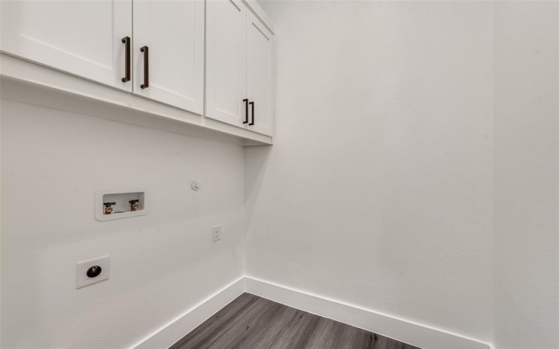 3811 Aransas Street, Dallas, TX 75212, 4 Bedrooms Bedrooms, ,2 BathroomsBathrooms,Residential,For Sale,3811 Aransas Street,0,21192441