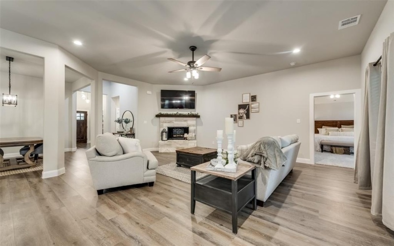 4803 Enclave Drive, Sanger, TX 76266, 3 Habitaciones Habitaciones , ,2 BañosBaños,Residential,En Venta,4803 Enclave Drive,20664308