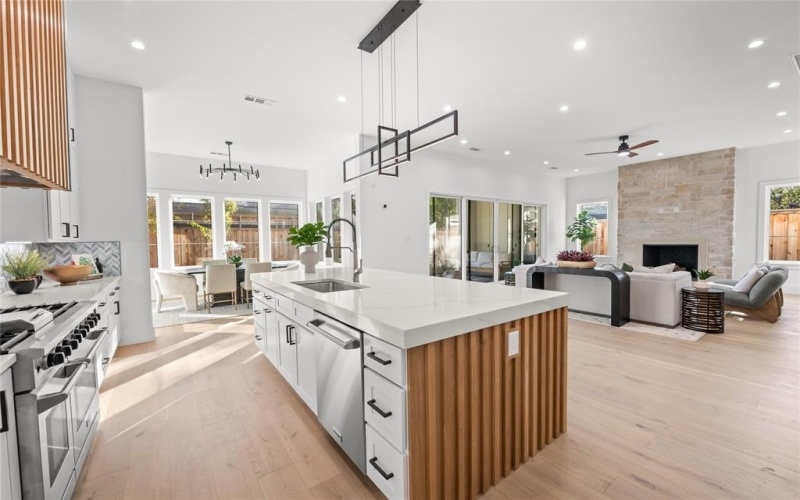 4426 Bonham Street, Dallas, TX 75229, 5 Habitaciones Habitaciones , ,6 BañosBaños,Residential,En Venta,4426 Bonham Street,0,21192825