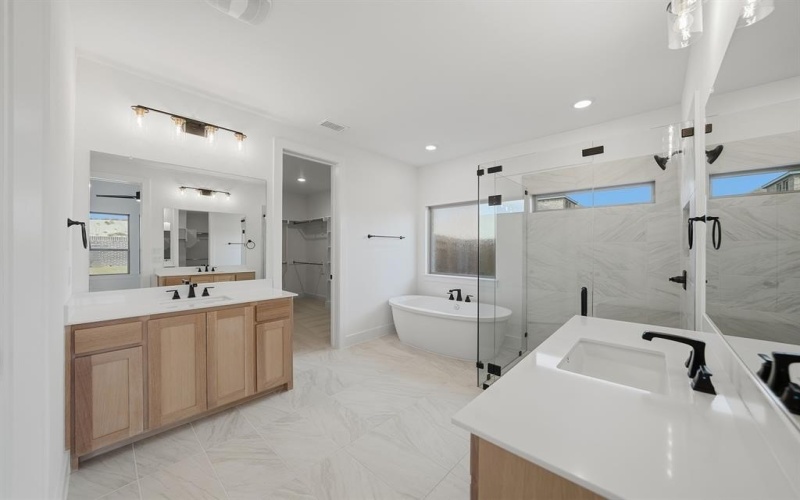 7204 Monarch Trail, McKinney, TX 75071, 4 Habitaciones Habitaciones , ,5 BañosBaños,Residential,En Venta,7204 Monarch Trail,0,21193114