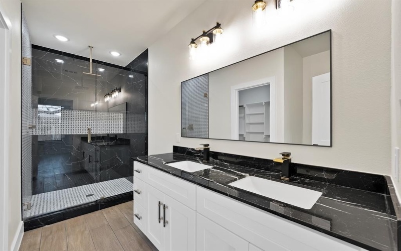 5104 Waterbury Court, Granbury, TX 76048, 4 Bedrooms Bedrooms, ,2 BathroomsBathrooms,Residential,For Sale,5104 Waterbury Court,0,21193319