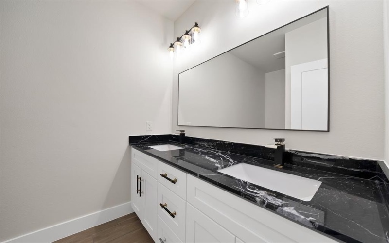 5104 Waterbury Court, Granbury, TX 76048, 4 Bedrooms Bedrooms, ,2 BathroomsBathrooms,Residential,For Sale,5104 Waterbury Court,0,21193319