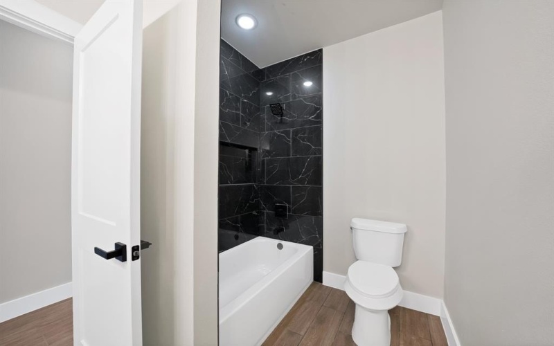 5104 Waterbury Court, Granbury, TX 76048, 4 Bedrooms Bedrooms, ,2 BathroomsBathrooms,Residential,For Sale,5104 Waterbury Court,0,21193319