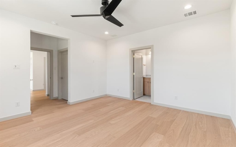 8931 San Fernando Way, Dallas, TX 75218, 4 Habitaciones Habitaciones , ,5 BañosBaños,Residential,En Venta,8931 San Fernando Way,0,21193395