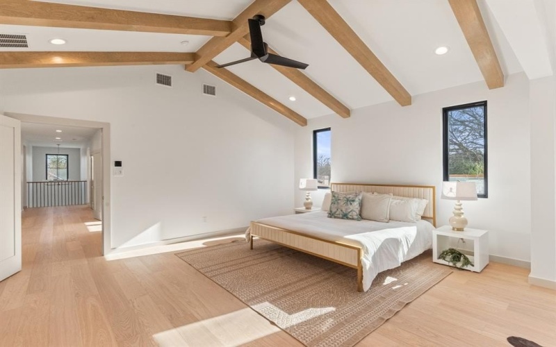 8931 San Fernando Way, Dallas, TX 75218, 4 Habitaciones Habitaciones , ,5 BañosBaños,Residential,En Venta,8931 San Fernando Way,0,21193395