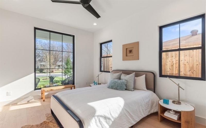 8931 San Fernando Way, Dallas, TX 75218, 4 Habitaciones Habitaciones , ,5 BañosBaños,Residential,En Venta,8931 San Fernando Way,0,21193395