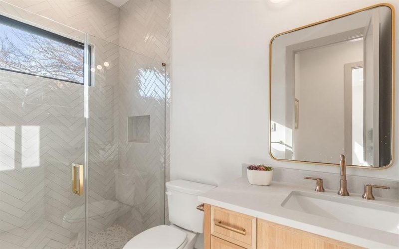 8931 San Fernando Way, Dallas, TX 75218, 4 Habitaciones Habitaciones , ,5 BañosBaños,Residential,En Venta,8931 San Fernando Way,0,21193395