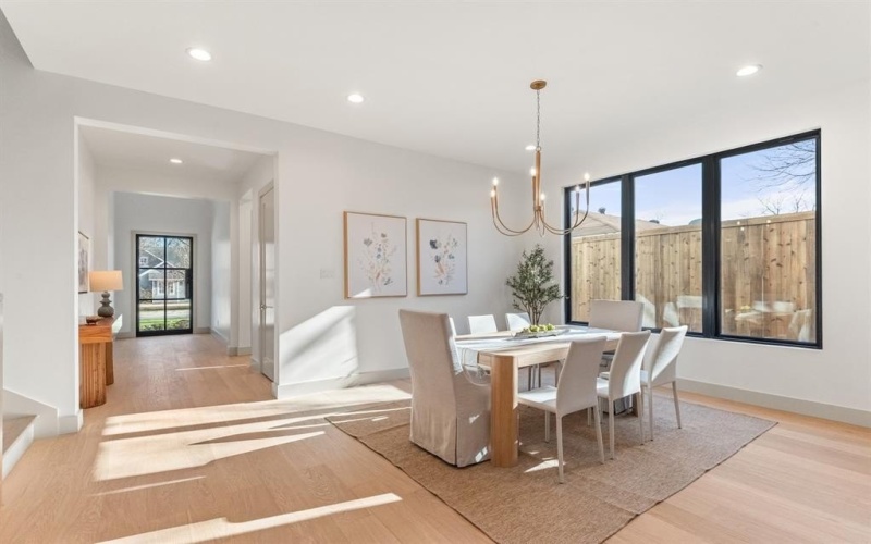 8931 San Fernando Way, Dallas, TX 75218, 4 Habitaciones Habitaciones , ,5 BañosBaños,Residential,En Venta,8931 San Fernando Way,0,21193395