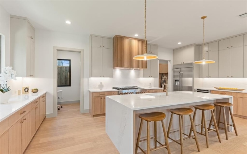 8931 San Fernando Way, Dallas, TX 75218, 4 Habitaciones Habitaciones , ,5 BañosBaños,Residential,En Venta,8931 San Fernando Way,0,21193395