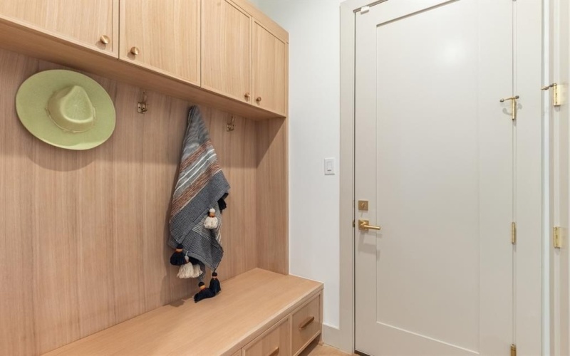 8931 San Fernando Way, Dallas, TX 75218, 4 Habitaciones Habitaciones , ,5 BañosBaños,Residential,En Venta,8931 San Fernando Way,0,21193395