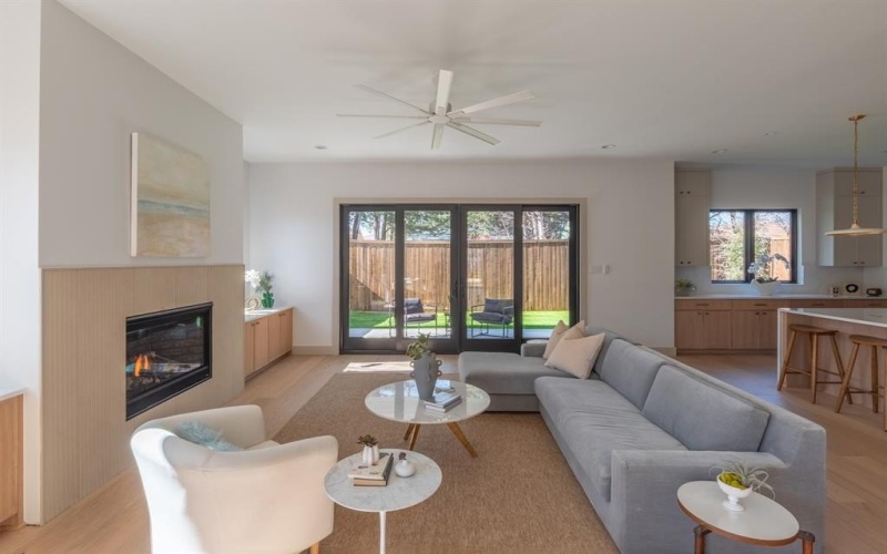 8931 San Fernando Way, Dallas, TX 75218, 4 Habitaciones Habitaciones , ,5 BañosBaños,Residential,En Venta,8931 San Fernando Way,0,21193395