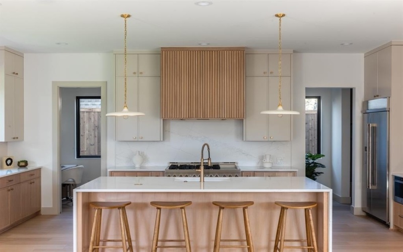 8931 San Fernando Way, Dallas, TX 75218, 4 Habitaciones Habitaciones , ,5 BañosBaños,Residential,En Venta,8931 San Fernando Way,0,21193395